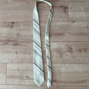 Oscar de la Renta Striped Silk Blend Tie Beige Brown Blue Classic Necktie